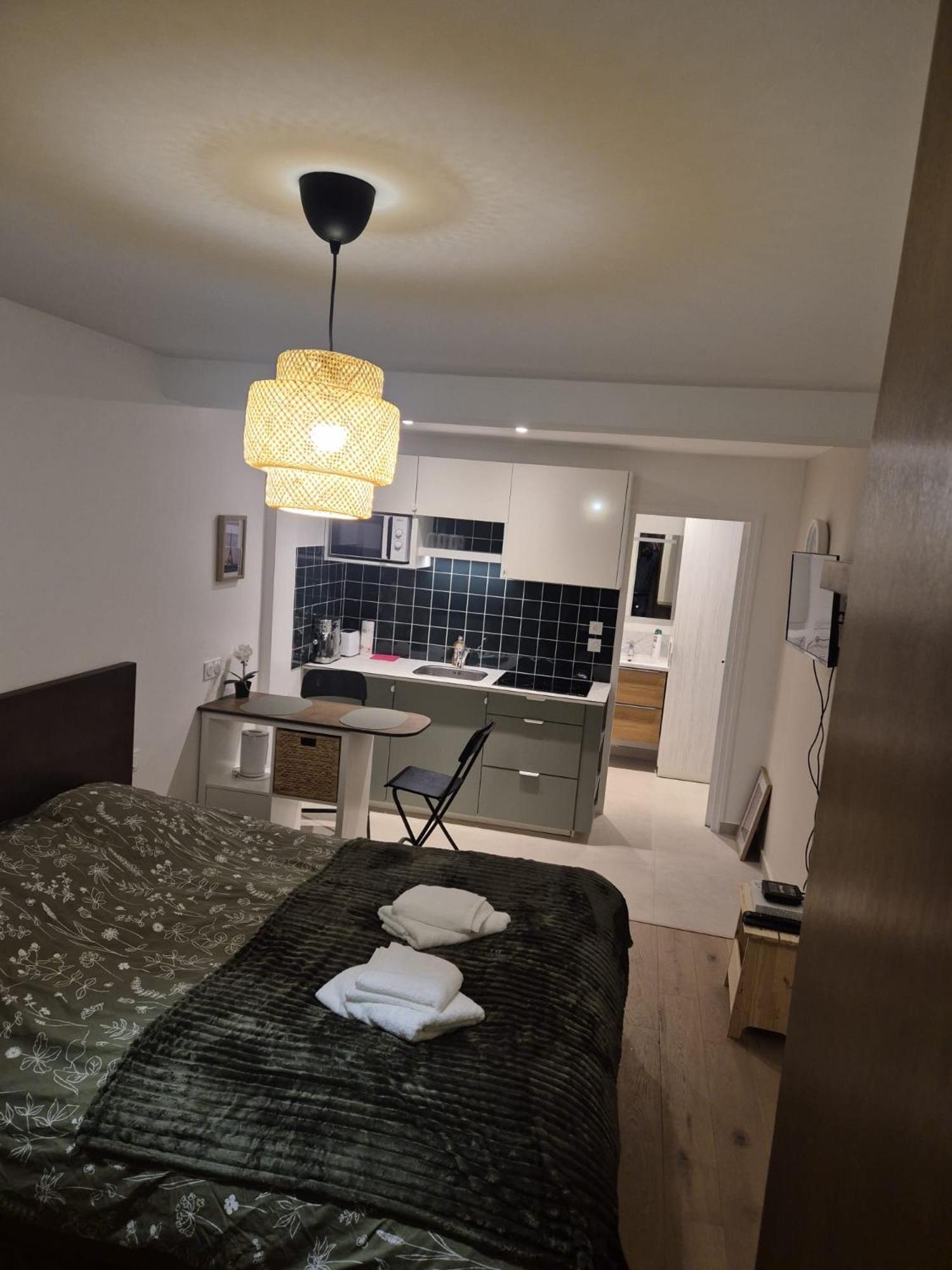 아티스 몽스 Mir Chambre 2 아파트 외부 사진